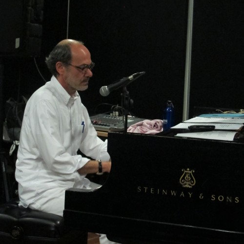 Entrevista con Pedro Crump compositor productor y pianista colombiano