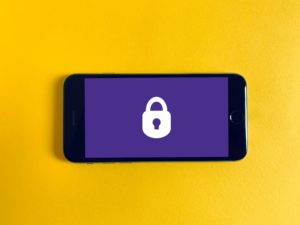 Los músicos tienen un montón de cuentas online: Protejan su seguridad
